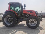 Lieljaudas 240 ZS traktors ar priekšējo jūgvārpstu